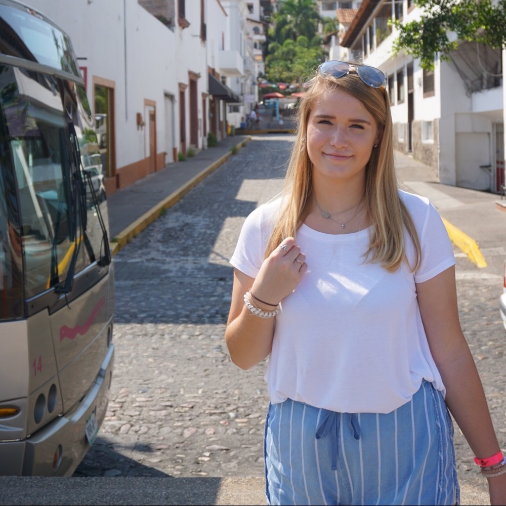 Meet your Posher, Hannah